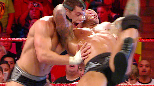 Randy Orton vence a Cody Rhodes en WWE  Ortonrhodes2_vs_c