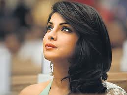 உன் செவ்வாயில் உள்ளதடி எனது ஜீவன் ..! Priyanka_chopra4