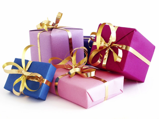 اعذريني يالهدايا لوهملتك في الزوايا  Christmas-Gifts-for-Parents-2