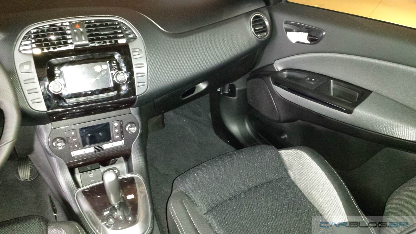 Fiat Bravo Brasil - Página 24 Novo-Fiat-Bravo-2016-Sporting-interior%2B(10)