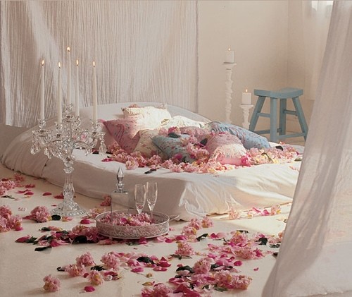اجعلي غرفة نومك عرفة رومنسية بأبسط الاشياء و بلمسة فنية من يديك 5