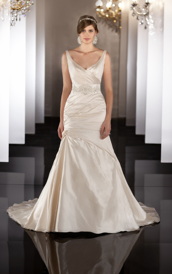 جمال الكون بقربك Wedding-dresses-martina-liana-2013-style-462_main_zoom