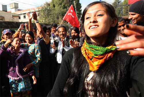 Revolución en Nepal. Faro de esperanza en los oprimidos del mundo. - Página 5 GIRLsupportersmaoists