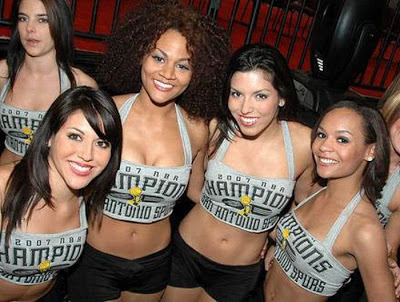 مشجعات الدورى الامريكى للمحترفين Nba_cheerleaders_73