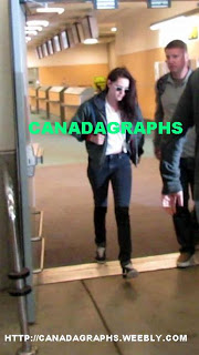 Robsten - Imagenes/Videos de Paparazzi / Estudio/ Eventos etc. - Página 7 8828073_orig