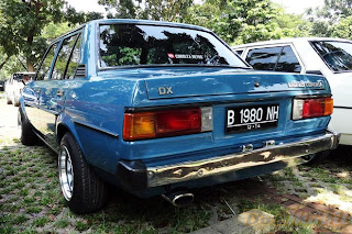 Mobil Sedan Corolla Corolla-DX-KE70