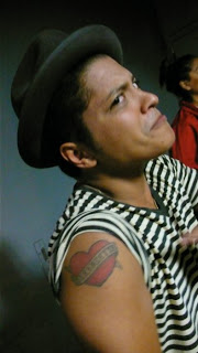 Bruno Mars Tatoos >> Propios y que se haya hecho otra gente sobre él Tattoou_bruno-mars-shoulder-banner-010812