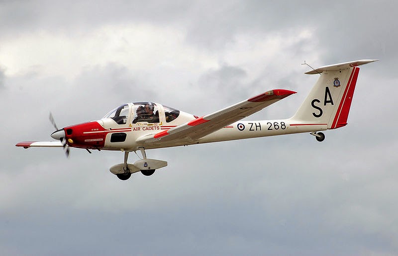 Fuerzas Armadas del Reino Unido  800px-Grob_g109b_zh268_motorglider_arp