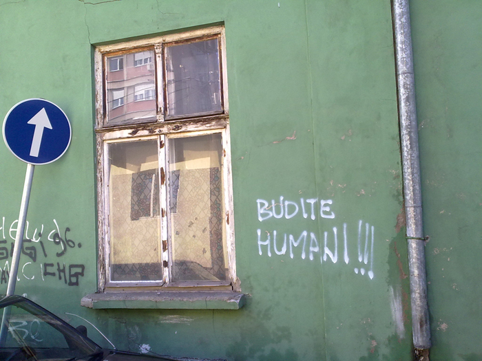 Beogradski grafiti i poruke komšijama - Page 3 Budimo-humani