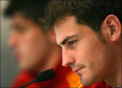 اللاعب الاسباني ايكر كاسيــــــــــــــاس _41789192_casillas