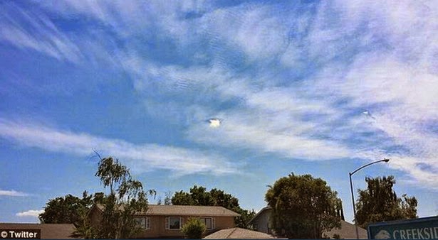 Desconcertante: agujero de luz aparece en el cielo de Stockton, California, EE.UU. Ufo-california2