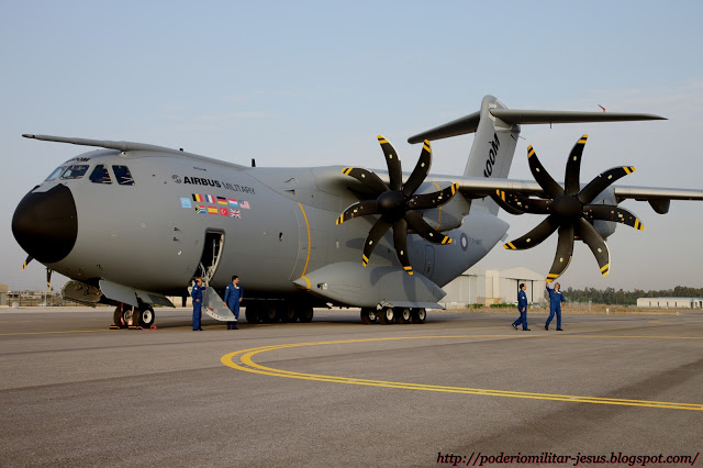 militar - Airbus A400M Atlas  ( avión de transporte militar de largo alcance y avión cisterna propulsado por cuatro motores turbohélice consorcio ) - Página 7 A-400M