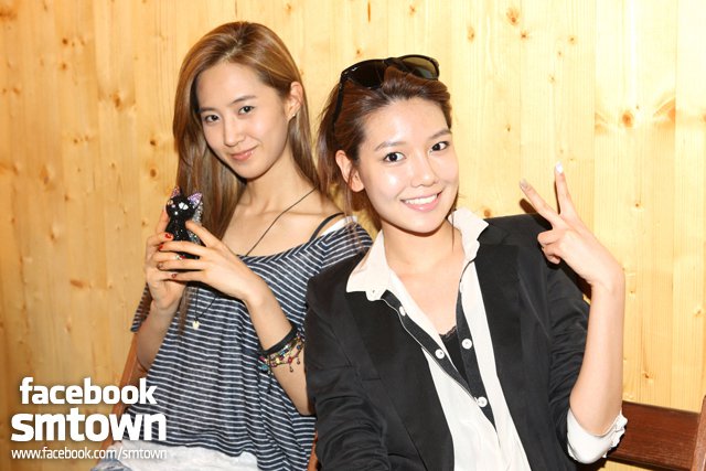 Group Pics (Official Pics, Scans, Fantaken etc) - Page 3 110609yulsoo