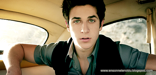 Mutlu Yıllar David Henrie! 1-ESNO