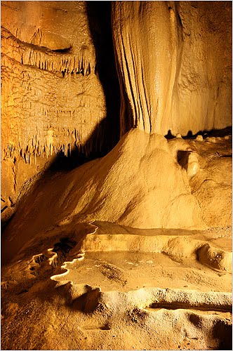 ألجيوش ألمتطورة للمسيخ ألدجال Mammoth_cave2