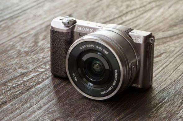 Sony a5100: Επίσημα η μικρότερη interchangeable lens κάμερα FREEGR.GR