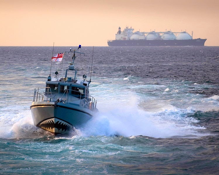 Fuerzas Armadas del Reino Unido  749px-Defence_Images_file_45153357_-_HMS_Sabre