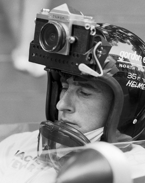 Bon anniversaire Dario ...  110208-jackie-stewart_nikon