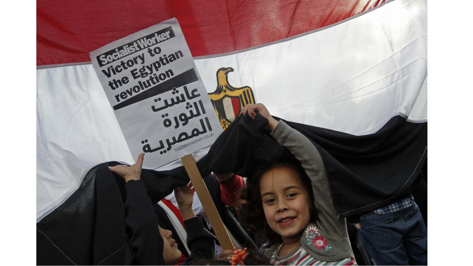 من ميدان التحرير  110212155514_trafalgar_egypt_976x549_reuters_nocredit