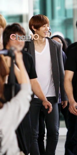 [12.05.22][PICS] EXO IN INCHEON AIRPORT Swsw