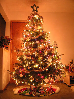 தகவல் துளி !  Christmas-tree-lights1