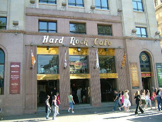 Hard Rock Café desprecia la bandera española 3299119-Hard_Rock_Cafe-Barcelona