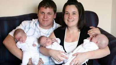 Αγγλία: Γυναίκα με δύο μήτρες έφερε στον κόσμο τρίδυμα!  Hannah-kersey-triplets-and-her-husband