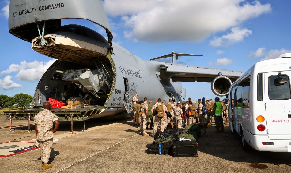 طائرة النقل العسكري C-5 Galaxy الامريكيه  Lockheed%2BC-5%2BGalaxy%2Bmilitary%2Btransport%2Baircraft%2B3