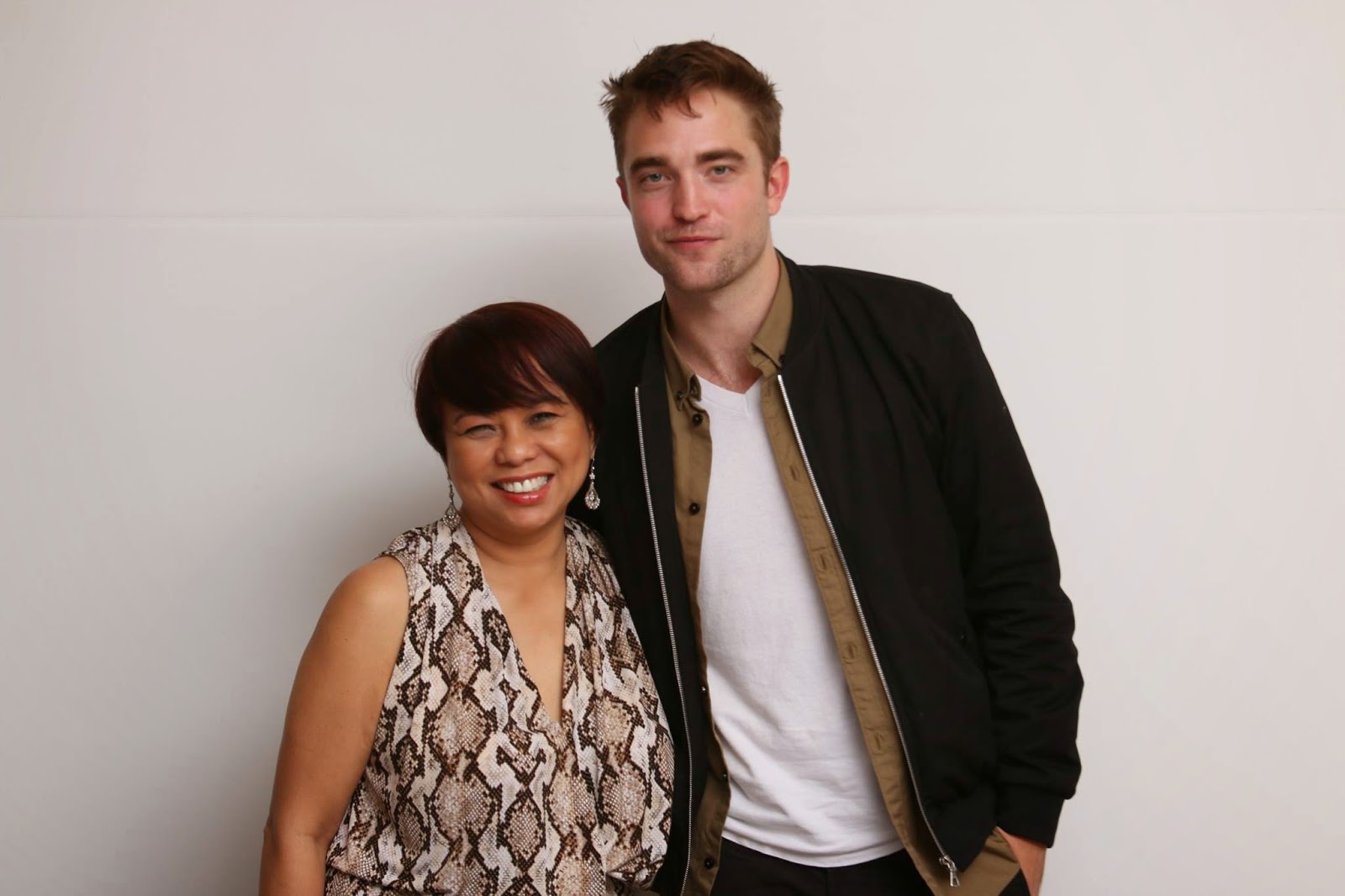 30 Junio - Entrevista de Rob con Manila Bulletin + 2 Nuevas fotos!!! Rpl11