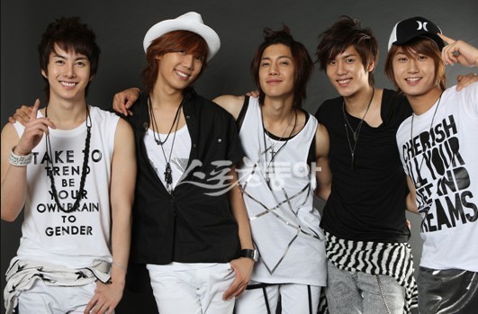 صور اعضاء ss501 الكورية 9cc7cdd33d75adb3_71puvm