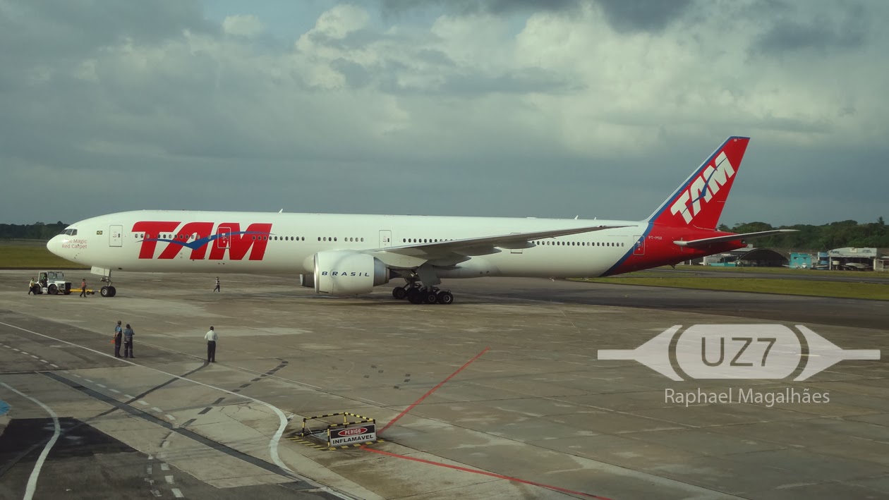 [Brasil] Boeing 777-300ER TAM em SBBE (Belém) PTMUI7