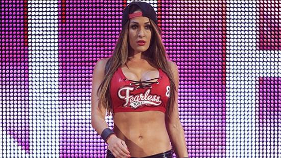 [Atualização] Nikki Bella a tentar evitar operação 1