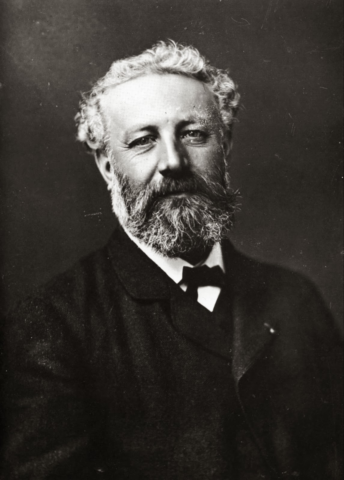  جول فيرن..رائد الخيال العلمي F%C3%A9lix_Nadar_1820-1910_portraits_Jules_Verne