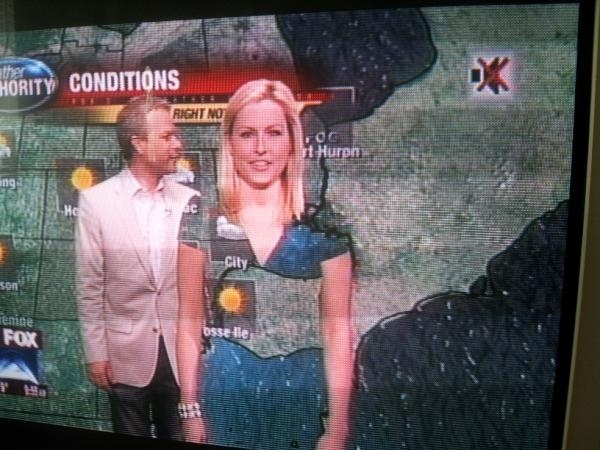 Τι συμβαίνει όταν μετεωρολόγος στην τηλεόραση φοράει πράσινα; Meteorologos_prasina_rouxa_coolaristo_4