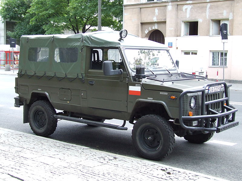 Fuerzas armadas de Polonia 800px-PL_Tarpan_Honker_MIL_car