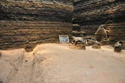 la Pompéi Maya Ancienne_route_maya_sous_les_cendres