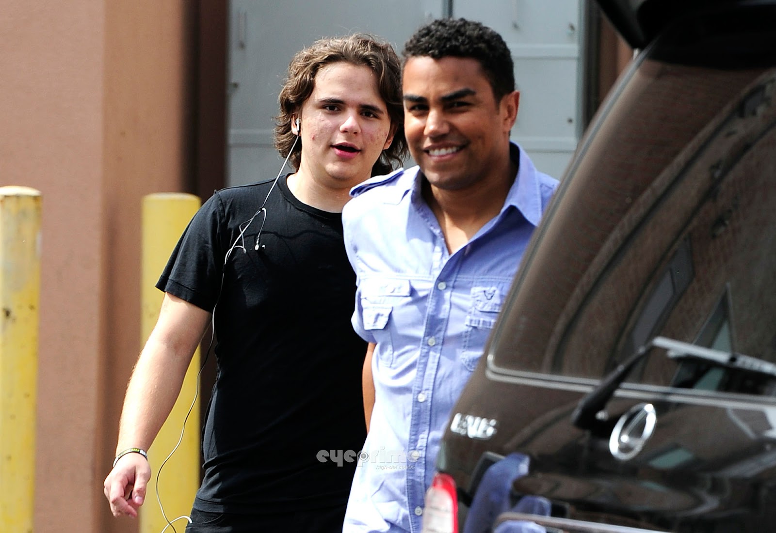 Prince Jackson e TJ deixam restaurante mexicano Pjackson_eyeprime_28