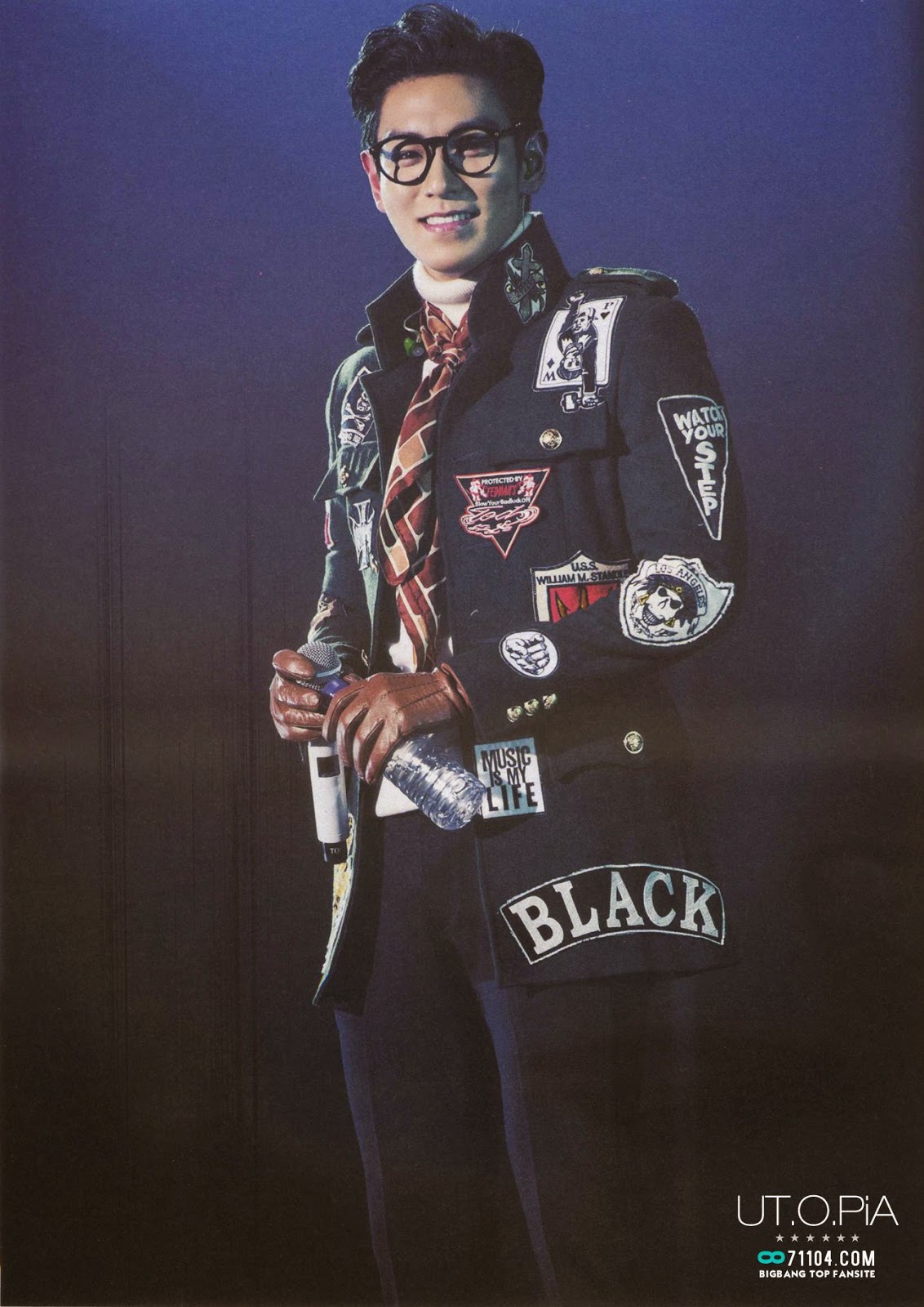 [9/7/2014][Pho/Scan] Ảnh T.O.P trên sách ảnh: 2014 +α Concert in Seoul  Bigbang_top_scans_010