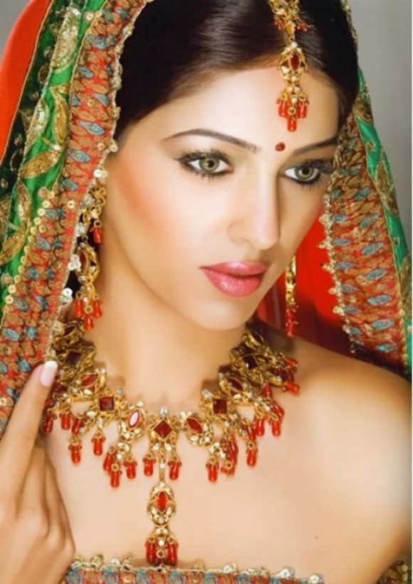 فساتين زفاف  هندية Most-Beautiful-Brides-15-580x819