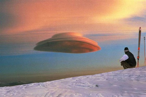 مجموعة صور حقيقية لا تصدق أقرب الى الخيال Lenticular-UFO-cloud