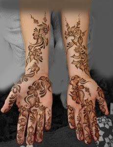 تشكيله جميله وناعمه جدا من حنه الهنديه للعرائس 2014 New-arabic-mehndi-designs-2011-for-hands-231x300