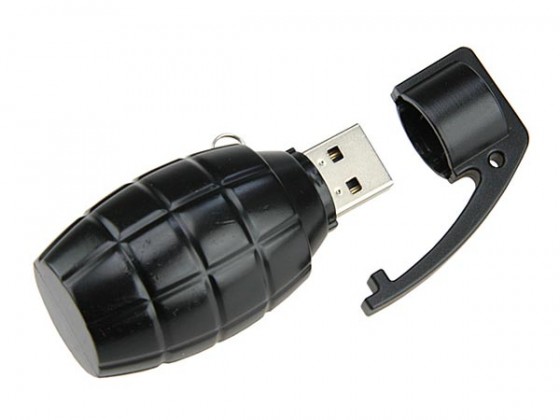 அசத்தும் புதிய வடிவிலான PenDrives Hand-grenade-usb-drive_2-560x420