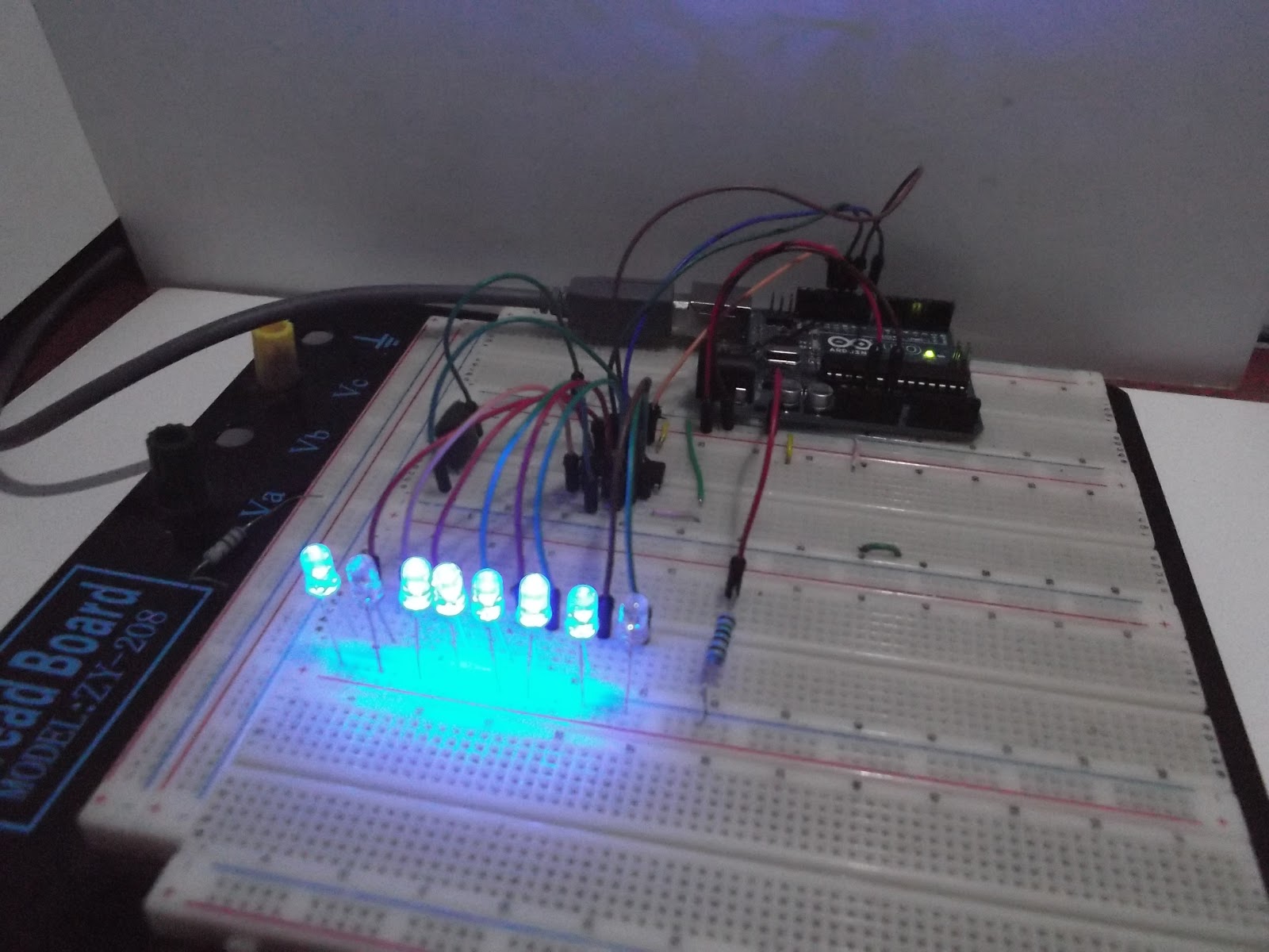 مسجلات الازاحة Shift Register DSCF0087