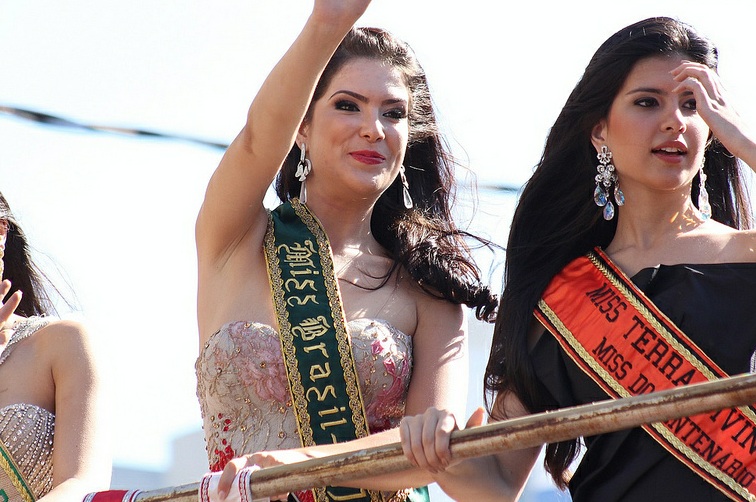 ☻♠☼ Galeria de Debora Lyra, Miss Brasil Universo 2010, Top Model of the World 2009, Miss Multiverse 2013.☻♠☼ - Página 7 5