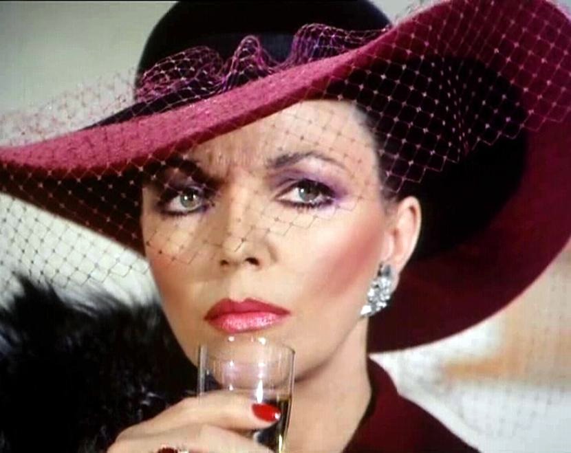 Những Siêu Mẫu Quốc Tế nổi tiếng. Tập 159: Susan Blakely. - Page 6 Dynasty-Joan-Collins-dynasty-20763786-830-659