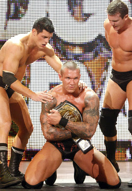 Randy Orton 2009 Randy-Orton-Down-At-Knees-At-Arena