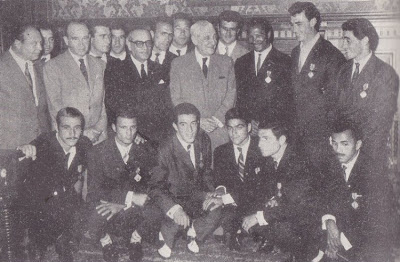 JOGO PORTO-BENFICA + CAFEZADA COM DIREITO A STRIP Salazar_benfica_1961