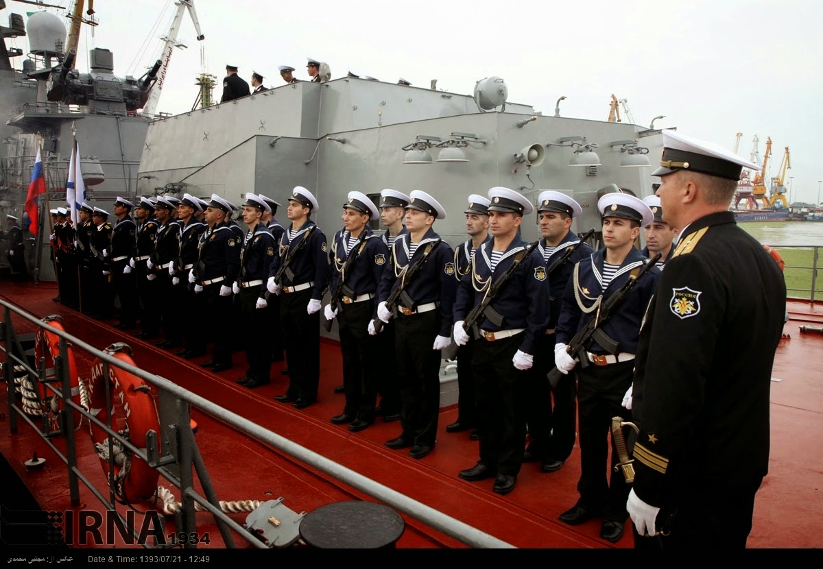 مناورات بحريه مشتركه ايرانيه - روسيه في مياه بحر قزوين  Russian%2BNavy%2Bwarships%2Bberthed%2Bat%2BBandar%2BAnzali%2C%2BIran%2B1