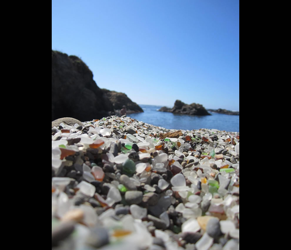 شاطئ الزجاج (كاليفورنيا) Glass-in-the-Sunlight