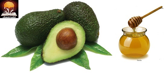 أطعمة تعالج خطوط التجاعيد حول العين - تقشر البشرة - إحمرار الجلد  Avocado-and-honey-face-mask